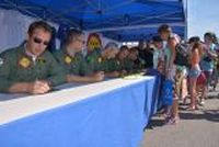 20130726_100250_Flug_Patrouille_Suisse_Fantag_WangenLachen_Autogrammstunde.JPG